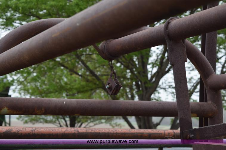 image for item H5221 Big Valley squeeze chute