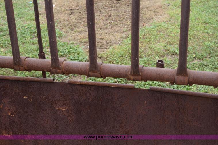 image for item H5221 Big Valley squeeze chute