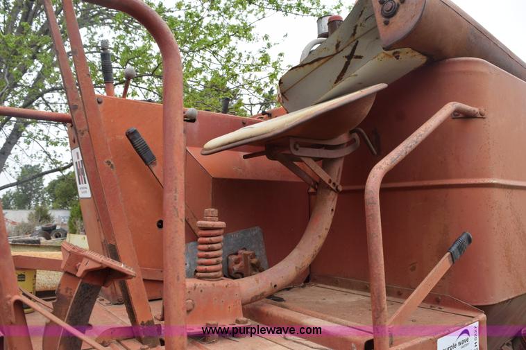 image for item H5227 1968 Mccormick International 91 combine