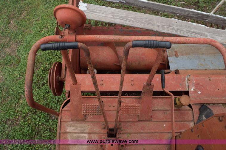 image for item H5227 1968 Mccormick International 91 combine