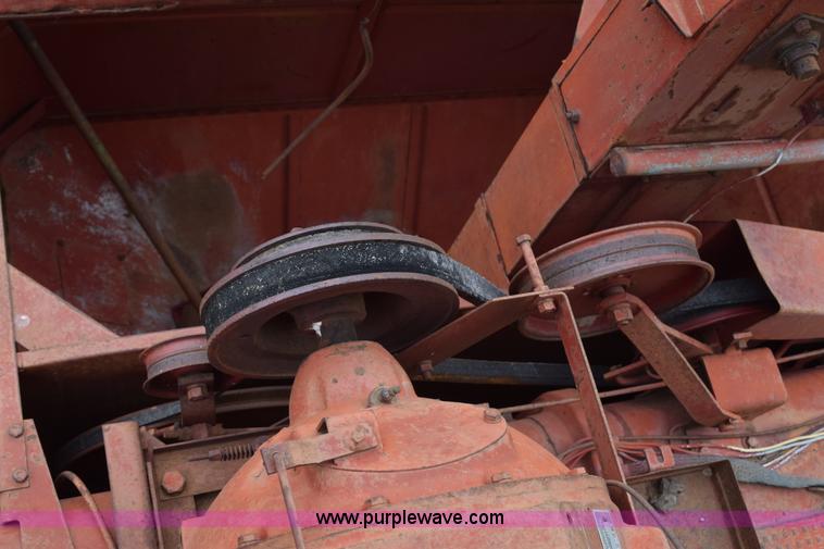 image for item H5227 1968 Mccormick International 91 combine