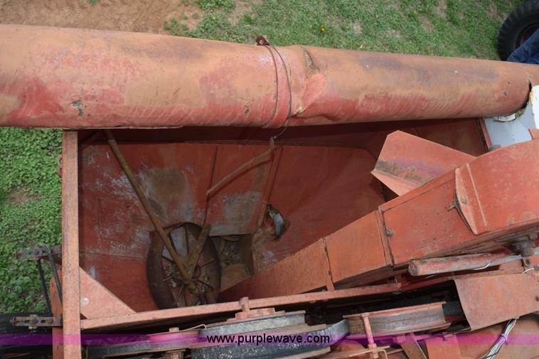 image for item H5227 1968 Mccormick International 91 combine