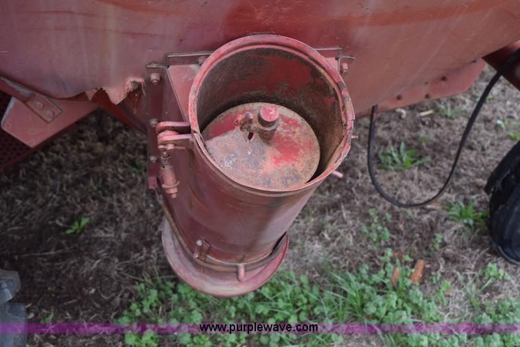 image for item H5227 1968 Mccormick International 91 combine