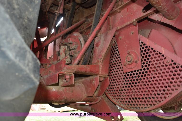 image for item H5227 1968 Mccormick International 91 combine