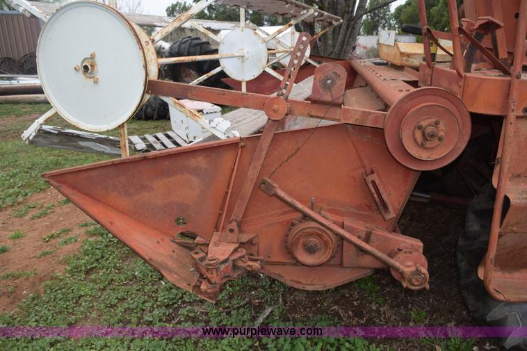 image for item H5227 1968 Mccormick International 91 combine