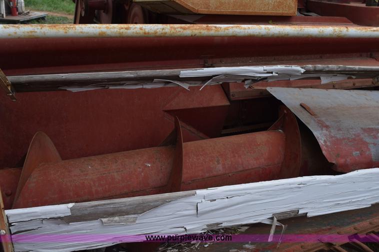 image for item H5227 1968 Mccormick International 91 combine