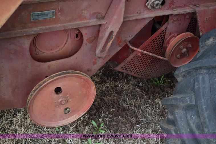 image for item H5227 1968 Mccormick International 91 combine