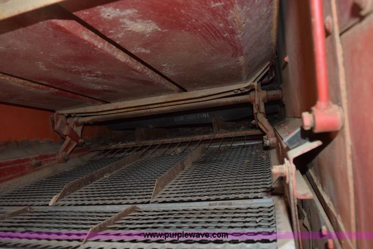 image for item H5227 1968 Mccormick International 91 combine