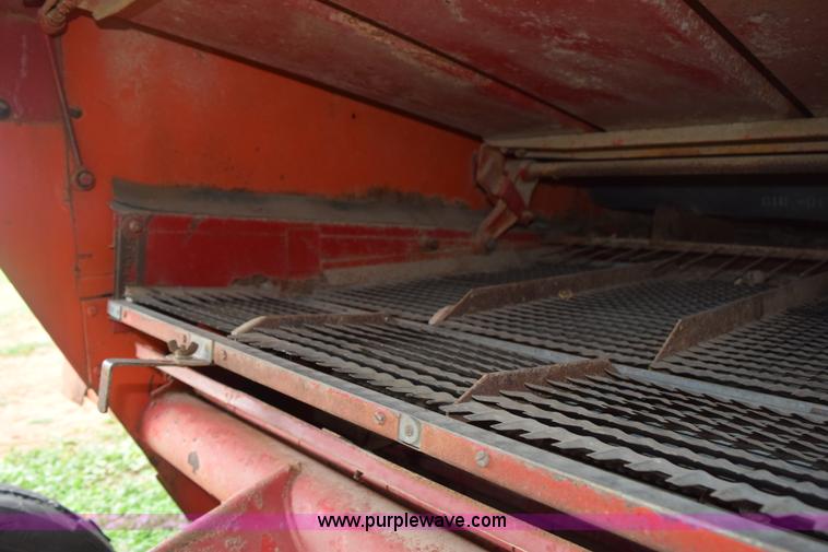 image for item H5227 1968 Mccormick International 91 combine