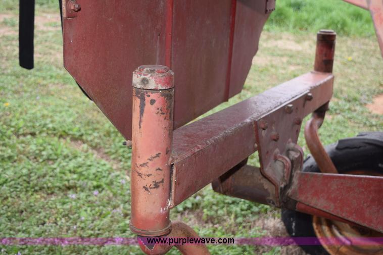 image for item H5227 1968 Mccormick International 91 combine