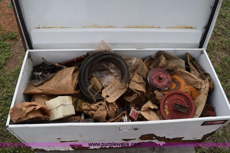 image for item H5227 1968 Mccormick International 91 combine