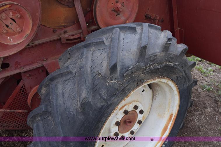 image for item H5227 1968 Mccormick International 91 combine