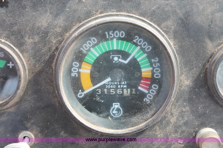 image for item H5607 1977 Massey-Ferguson 1155 tractor