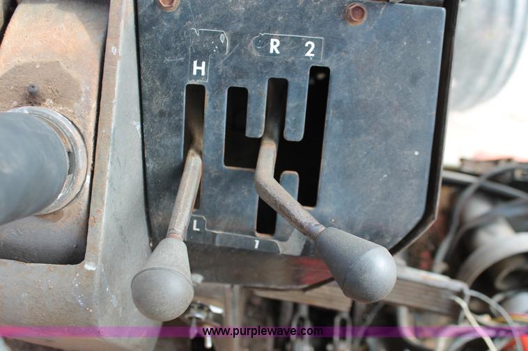 image for item H5607 1977 Massey-Ferguson 1155 tractor