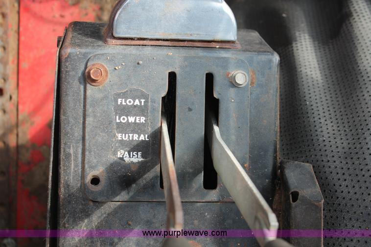 image for item H5607 1977 Massey-Ferguson 1155 tractor