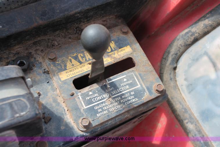 image for item H5607 1977 Massey-Ferguson 1155 tractor