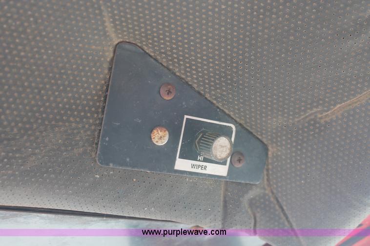 image for item H5607 1977 Massey-Ferguson 1155 tractor