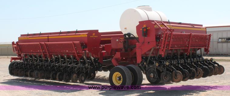 image for item H5844 2005 Sunflower 9433 grain drill