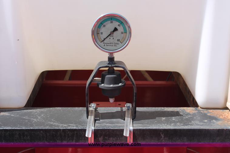 image for item H5844 2005 Sunflower 9433 grain drill