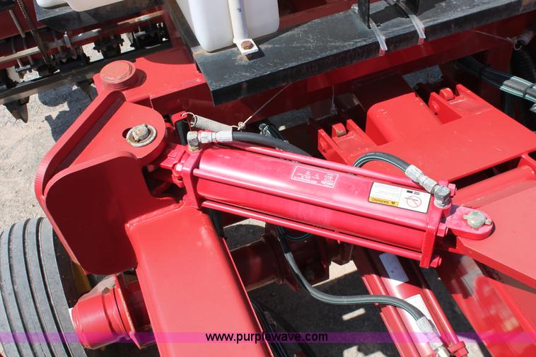 image for item H5844 2005 Sunflower 9433 grain drill