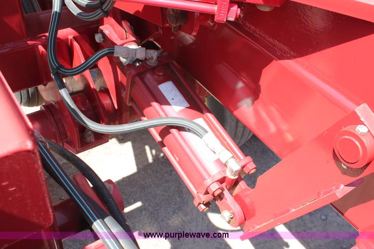 image for item H5844 2005 Sunflower 9433 grain drill