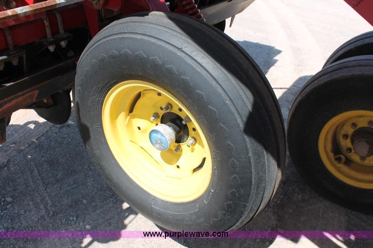 image for item H5844 2005 Sunflower 9433 grain drill