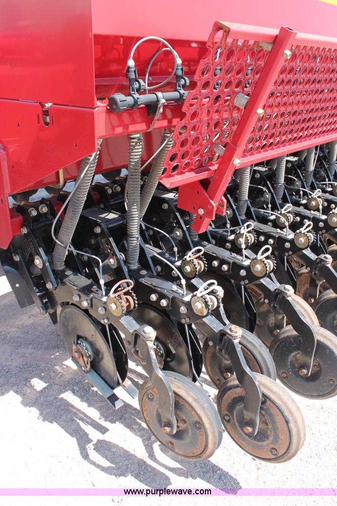 image for item H5844 2005 Sunflower 9433 grain drill