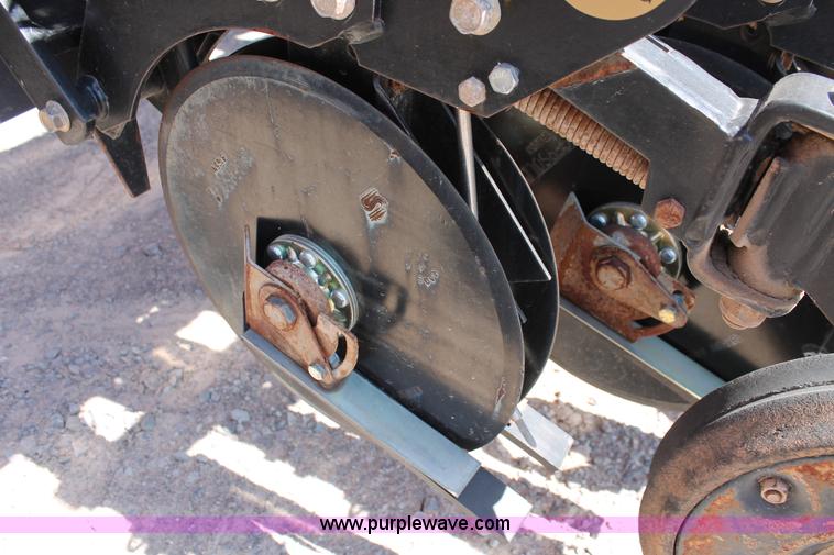 image for item H5844 2005 Sunflower 9433 grain drill