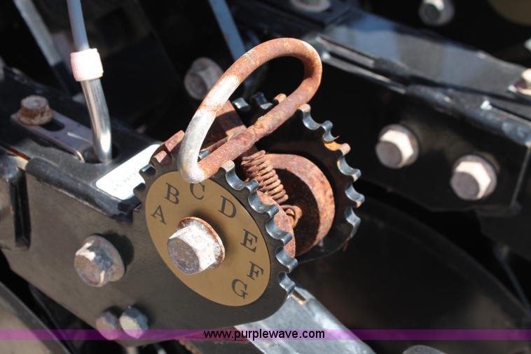 image for item H5844 2005 Sunflower 9433 grain drill