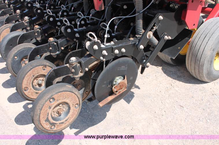 image for item H5844 2005 Sunflower 9433 grain drill