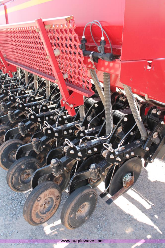 image for item H5844 2005 Sunflower 9433 grain drill