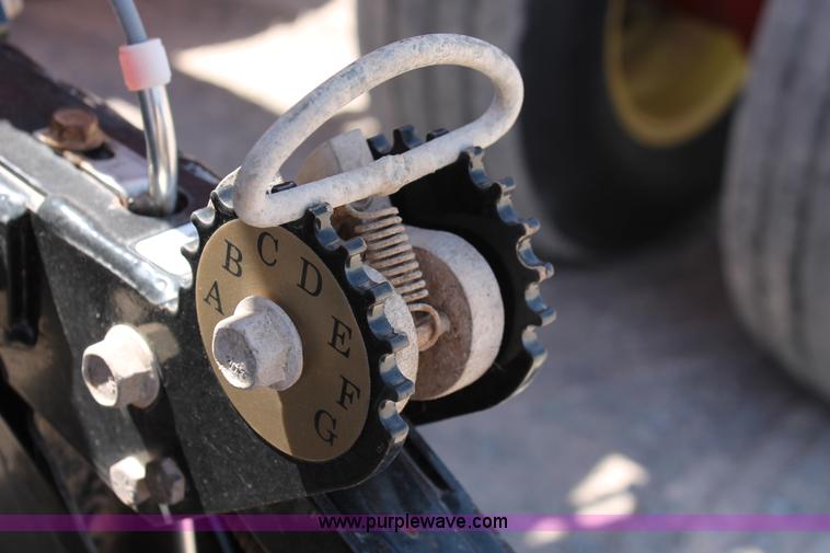 image for item H5844 2005 Sunflower 9433 grain drill