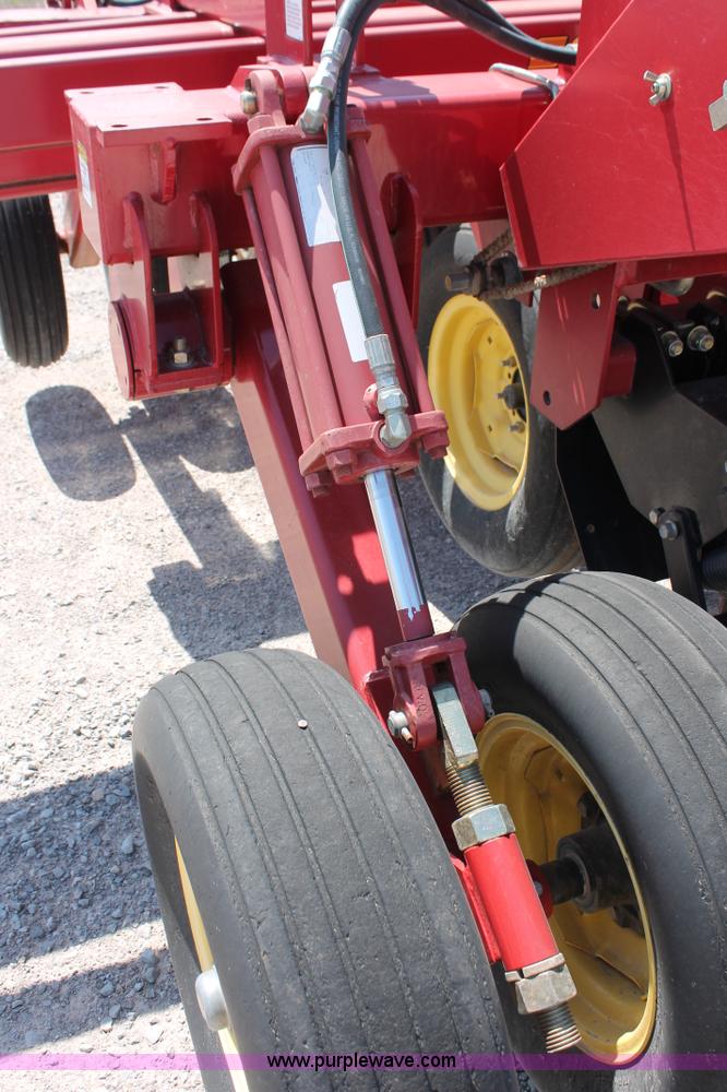 image for item H5844 2005 Sunflower 9433 grain drill