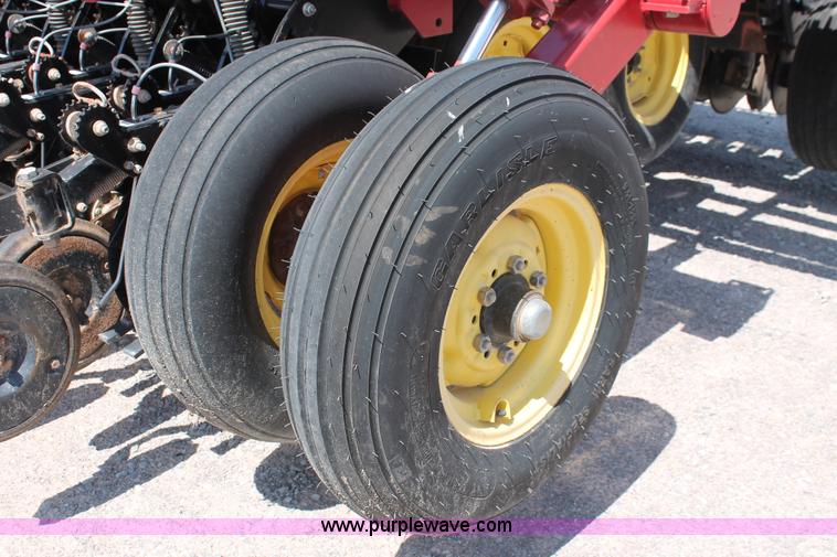 image for item H5844 2005 Sunflower 9433 grain drill