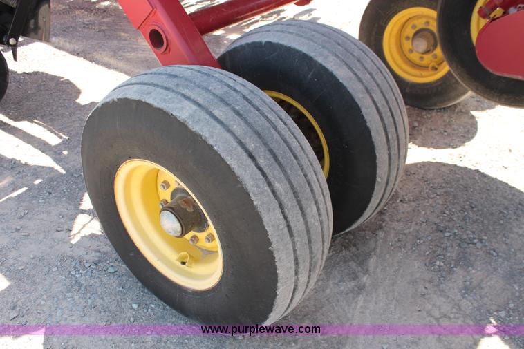 image for item H5844 2005 Sunflower 9433 grain drill