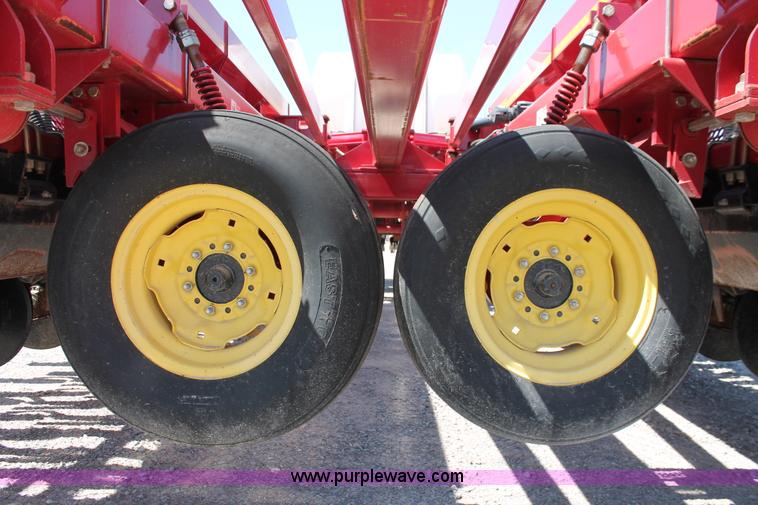 image for item H5844 2005 Sunflower 9433 grain drill