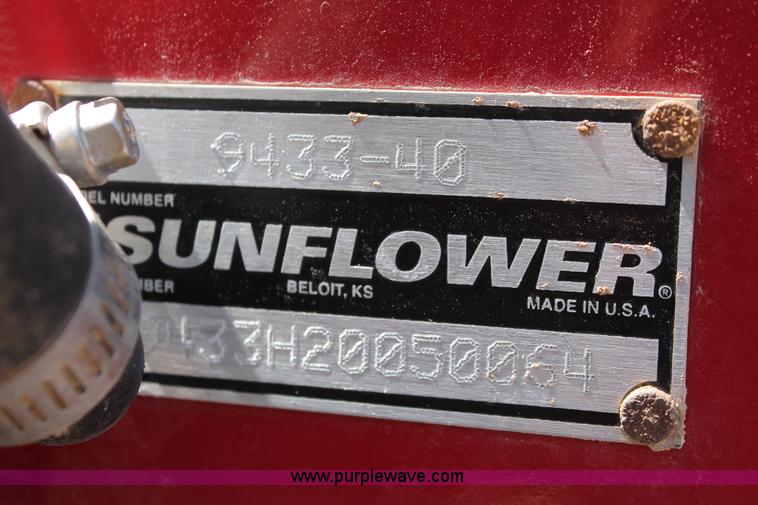 image for item H5844 2005 Sunflower 9433 grain drill