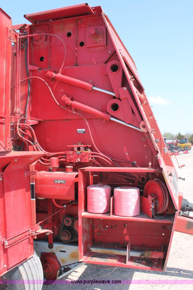 image for item H5847 1994 Case IH 8465 round baler