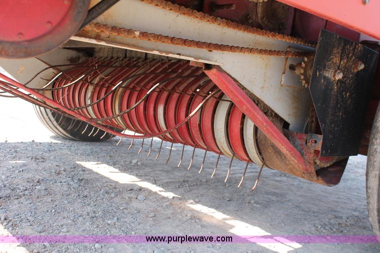 image for item H5847 1994 Case IH 8465 round baler