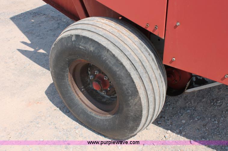 image for item H5847 1994 Case IH 8465 round baler