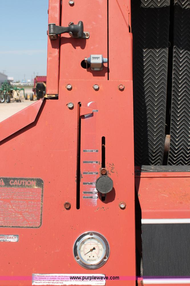 image for item H5847 1994 Case IH 8465 round baler