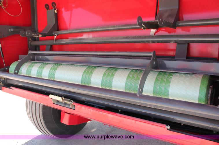 image for item H5850 2010 Massey-Ferguson 2856 round baler