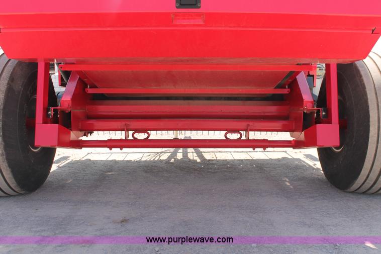 image for item H5850 2010 Massey-Ferguson 2856 round baler