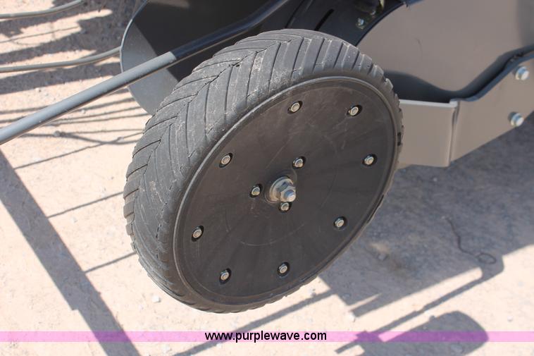 image for item H5850 2010 Massey-Ferguson 2856 round baler