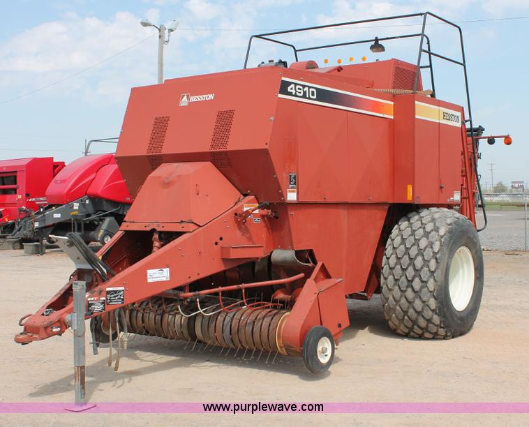image for item H5851 2000 Hesston 4910 large square baler