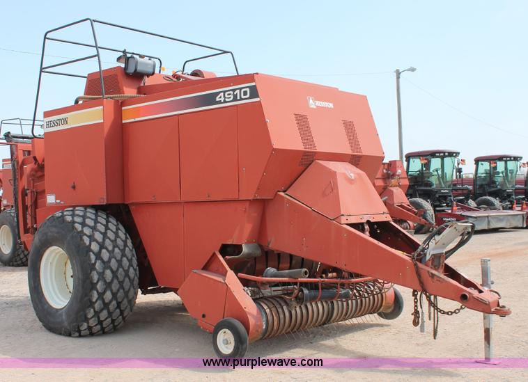 image for item H5851 2000 Hesston 4910 large square baler