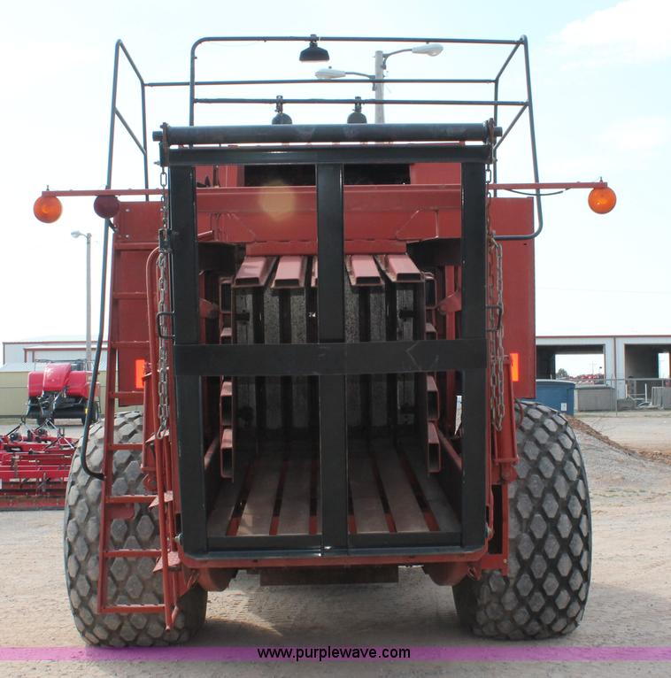 image for item H5851 2000 Hesston 4910 large square baler