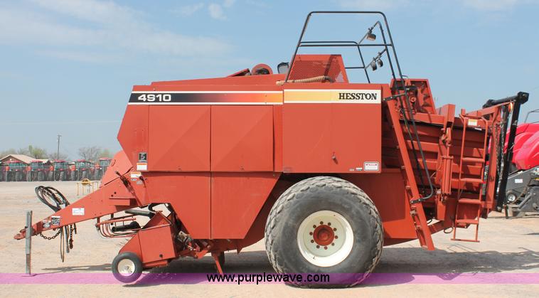 image for item H5851 2000 Hesston 4910 large square baler