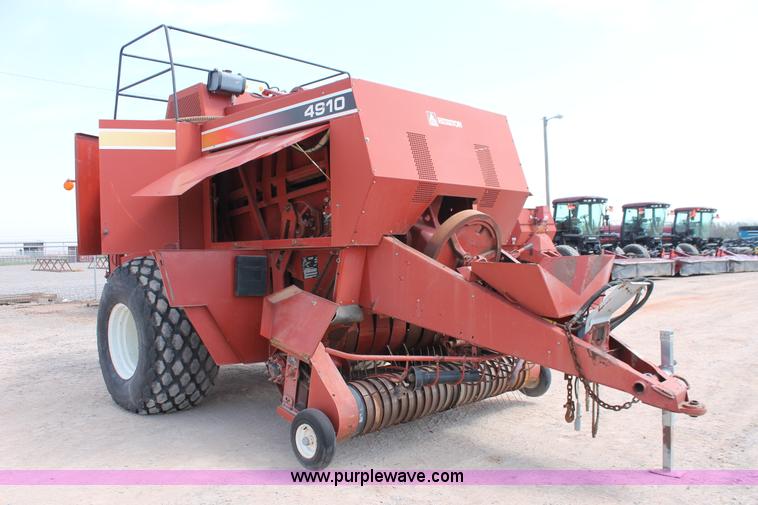 image for item H5851 2000 Hesston 4910 large square baler