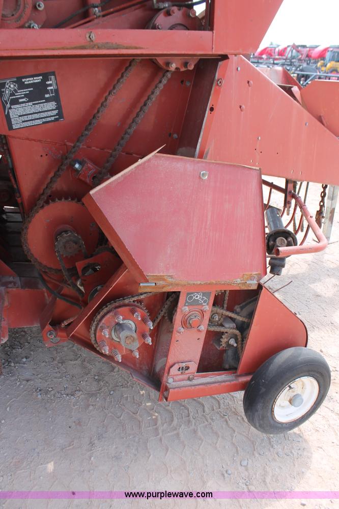 image for item H5851 2000 Hesston 4910 large square baler